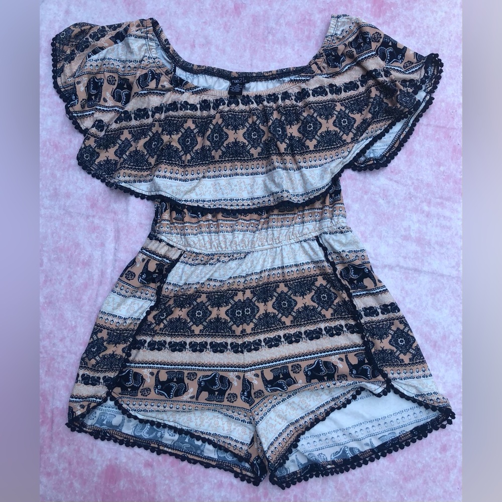 Rue 21 Romper Elephant Print Women’s Size M